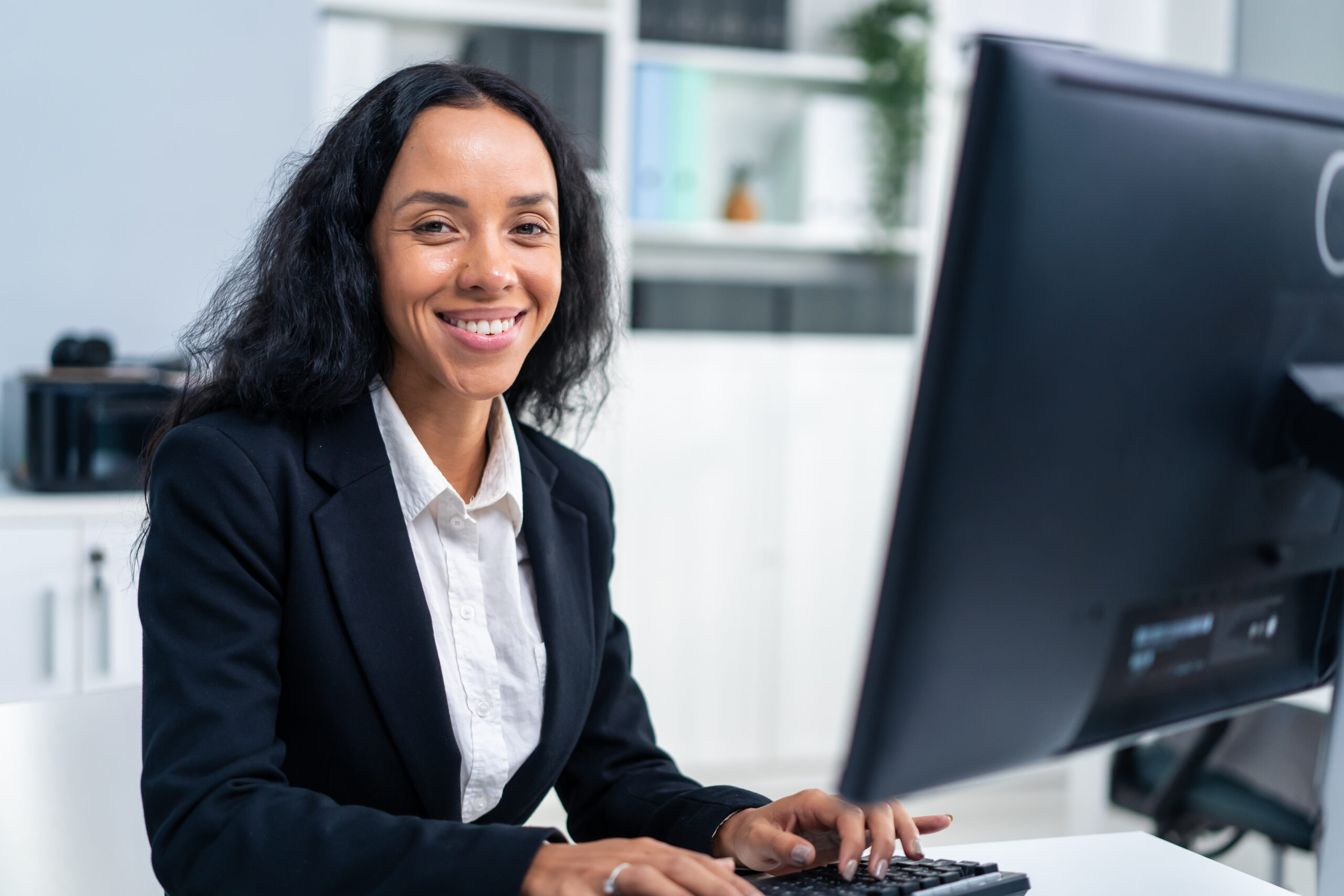Mobile Notary Services Near You | Nationwide Coverage | Allstate Signing